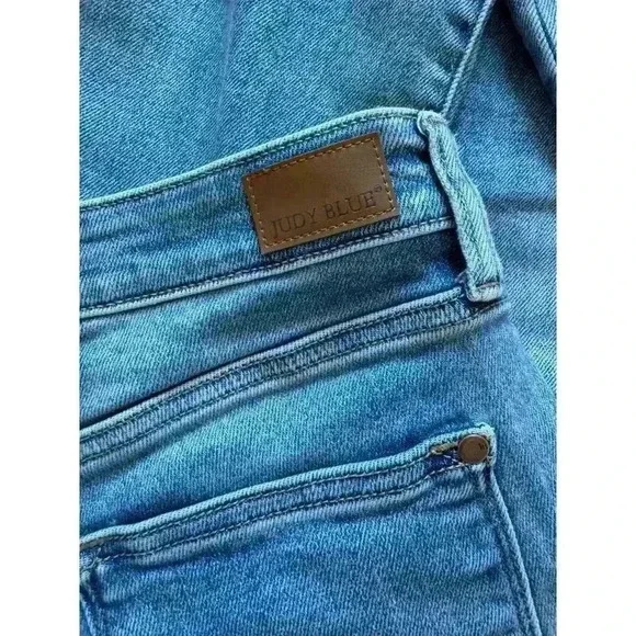 Trendy Distressed Medium Wash Straight Leg Jeans with Ripped Details - Picture 7 of 9